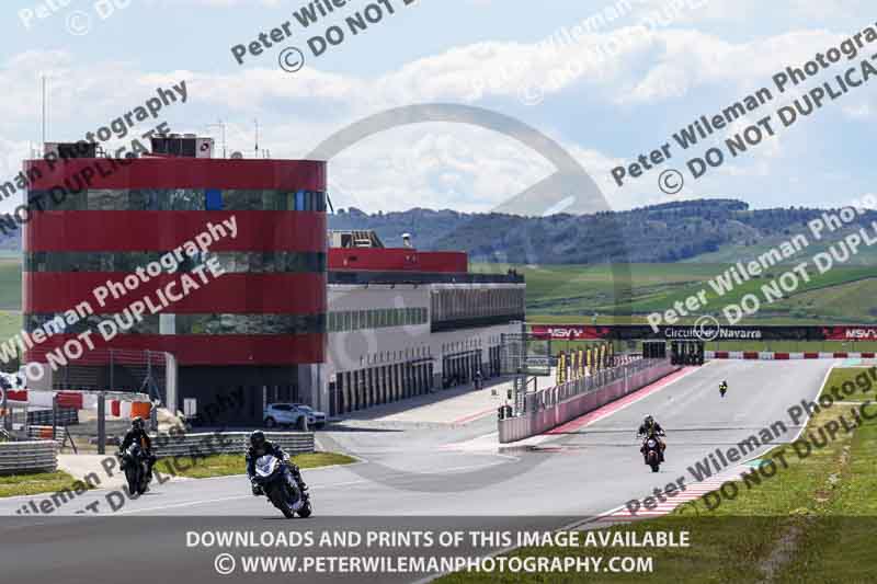 cadwell no limits trackday;cadwell park;cadwell park photographs;cadwell trackday photographs;enduro digital images;event digital images;eventdigitalimages;navarra;no limits trackdays;peter wileman photography;racing digital images;trackday digital images;trackday photos